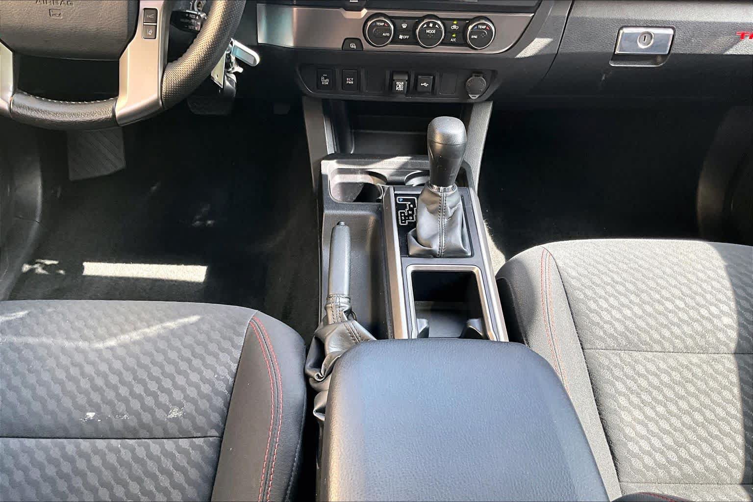 Used 2022 Toyota Tacoma SR5 w/ Technology Package RWD image 17