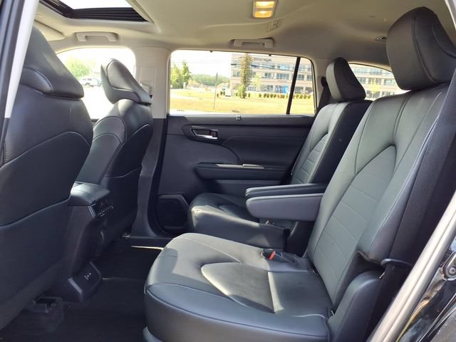Used 2026 Toyota Highlander XLE AWD/4WD image 9