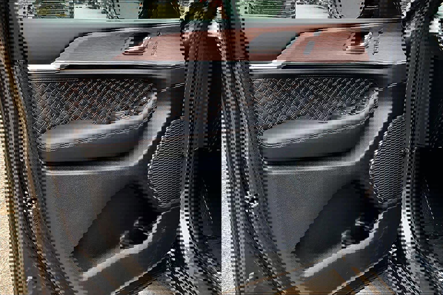 New 2025 Jeep Grand Cherokee Summit w/ Obsidian Package image 11