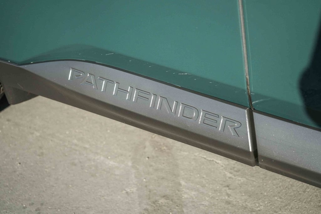 Used 2025 Nissan Pathfinder Rock Creek AWD/4WD image 8