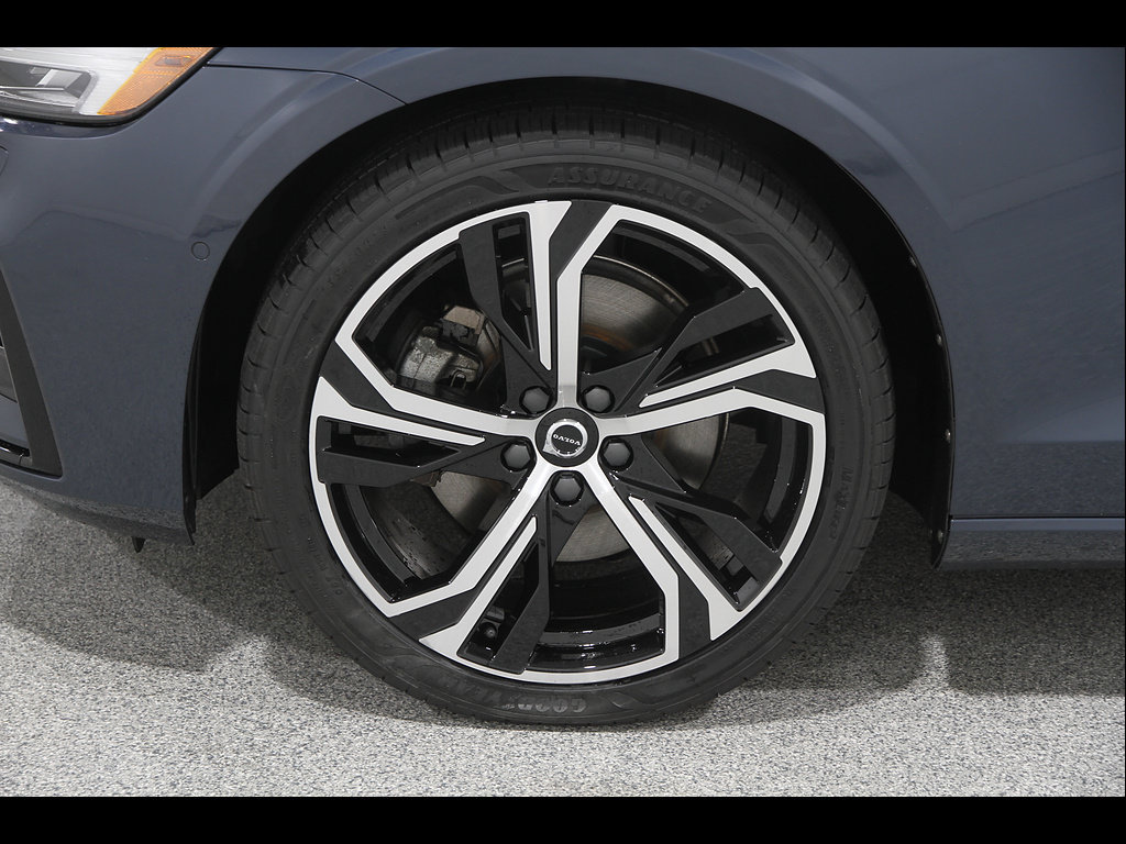 Used 2024 Volvo S60 B5 Plus FWD image 21