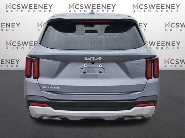 Used 2024 Kia Sorento LX image 4