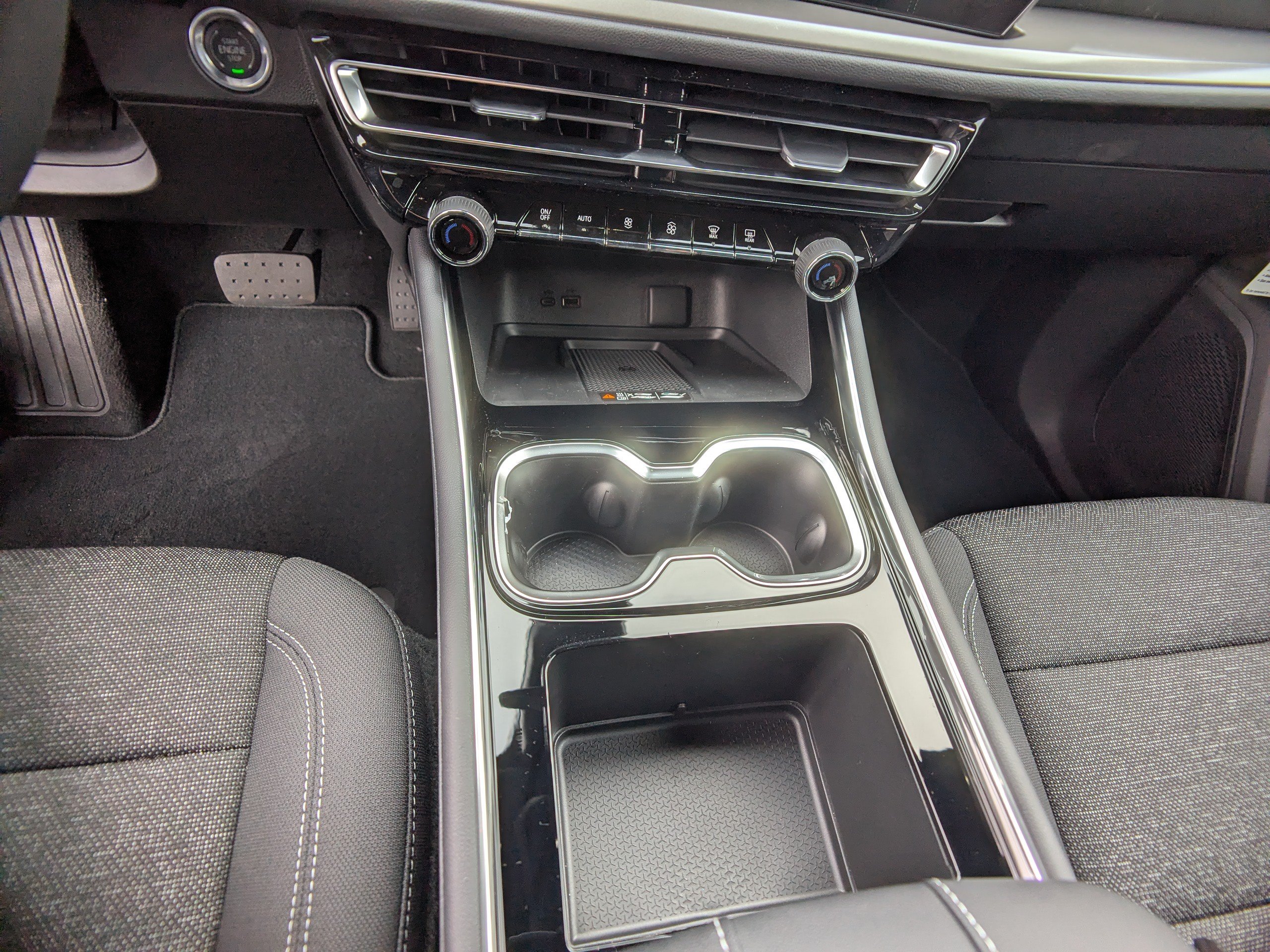 New 2027 Chevrolet Traverse LT FWD image 22