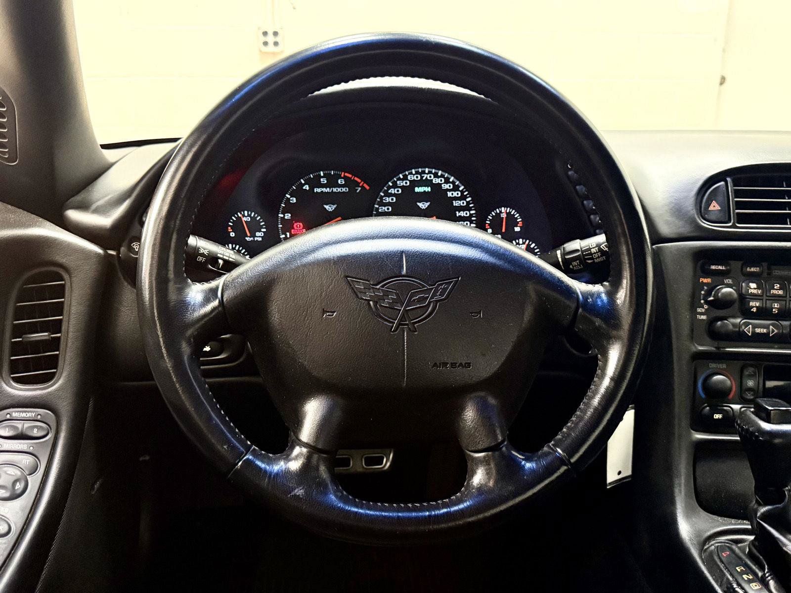 Used 2004 Chevrolet Corvette Coupe w/ Preferred Equipment Group RWD image 18