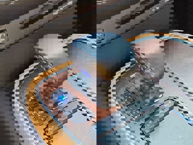 Used 2021 Lexus LS 500 w/ Accessory Package (Z2) image 31