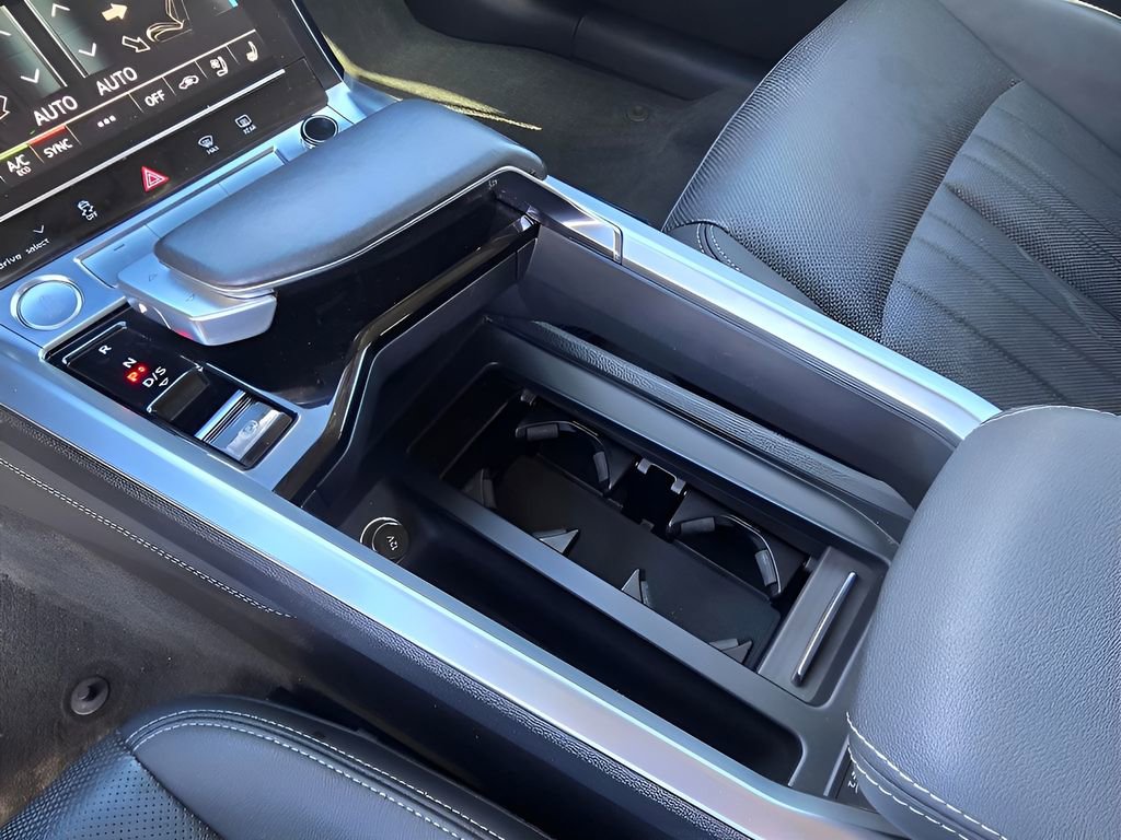 Used 2020 Audi e-tron Premium Plus image 19