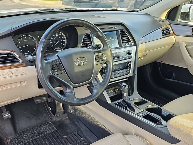 Used 2016 Hyundai Sonata Limited w/ Option Group 04 FWD image 15