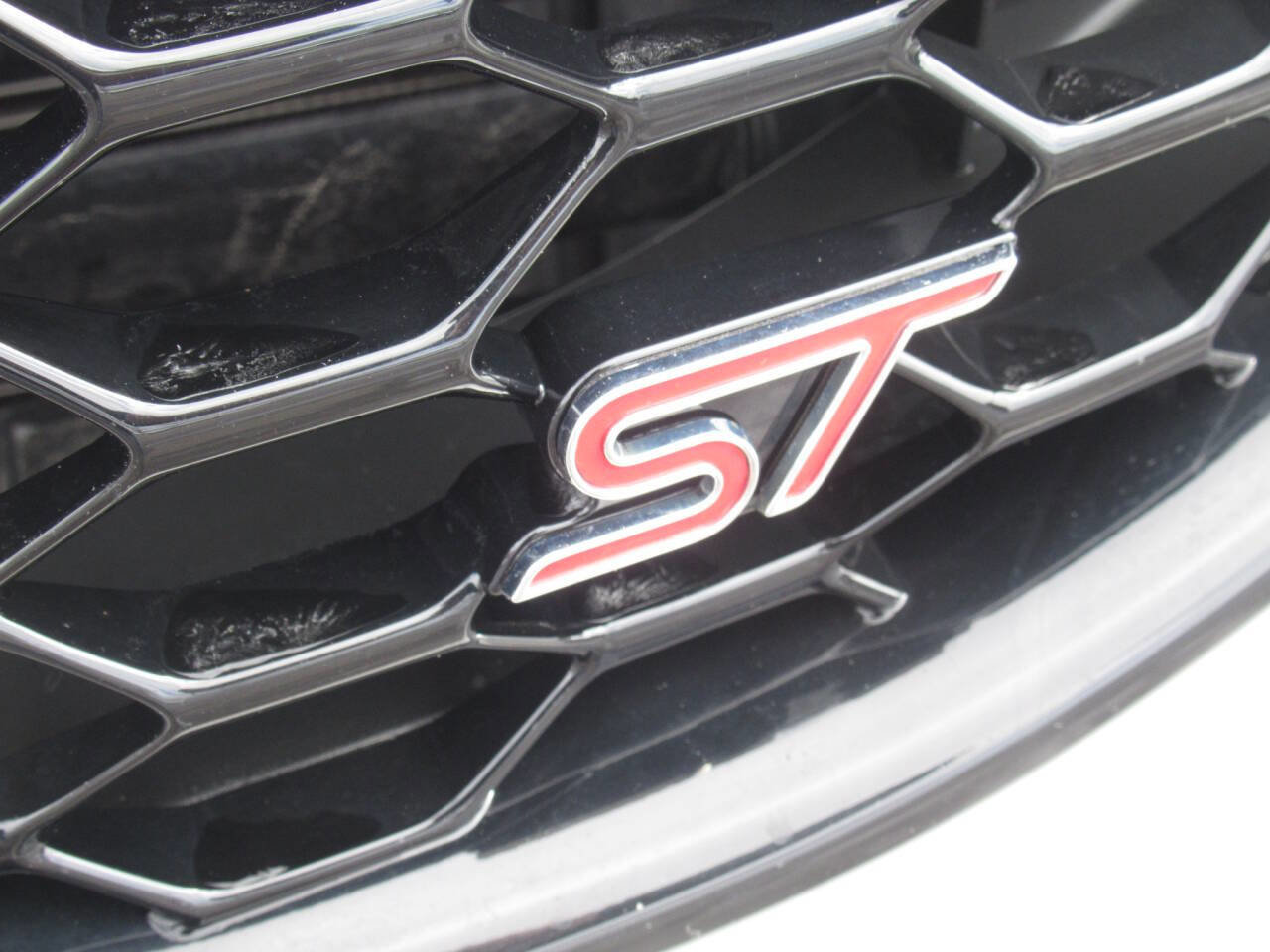 Used 2019 Ford Edge ST w/ Equipment Group 401A image 5