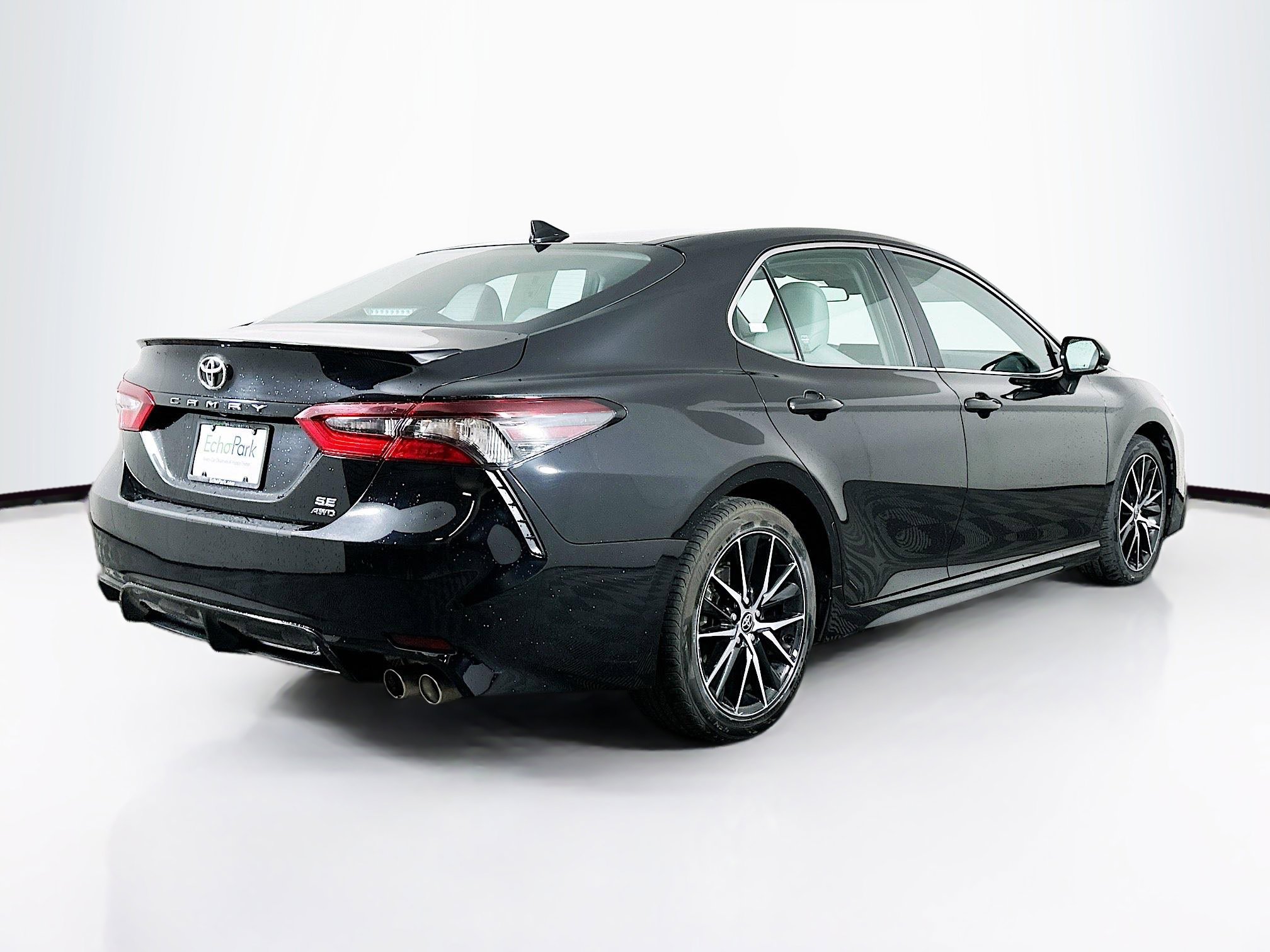 Used 2024 Toyota Camry SE AWD/4WD image 9