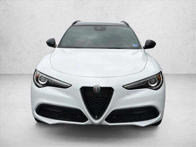 Used 2022 Alfa Romeo Stelvio Veloce AWD/4WD image 2