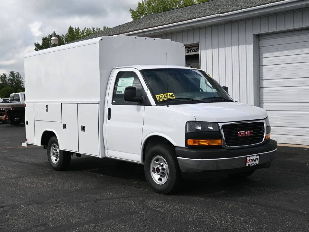 New 2025 GMC Savana 3500 w/ Power Convenience Package RWD video 2