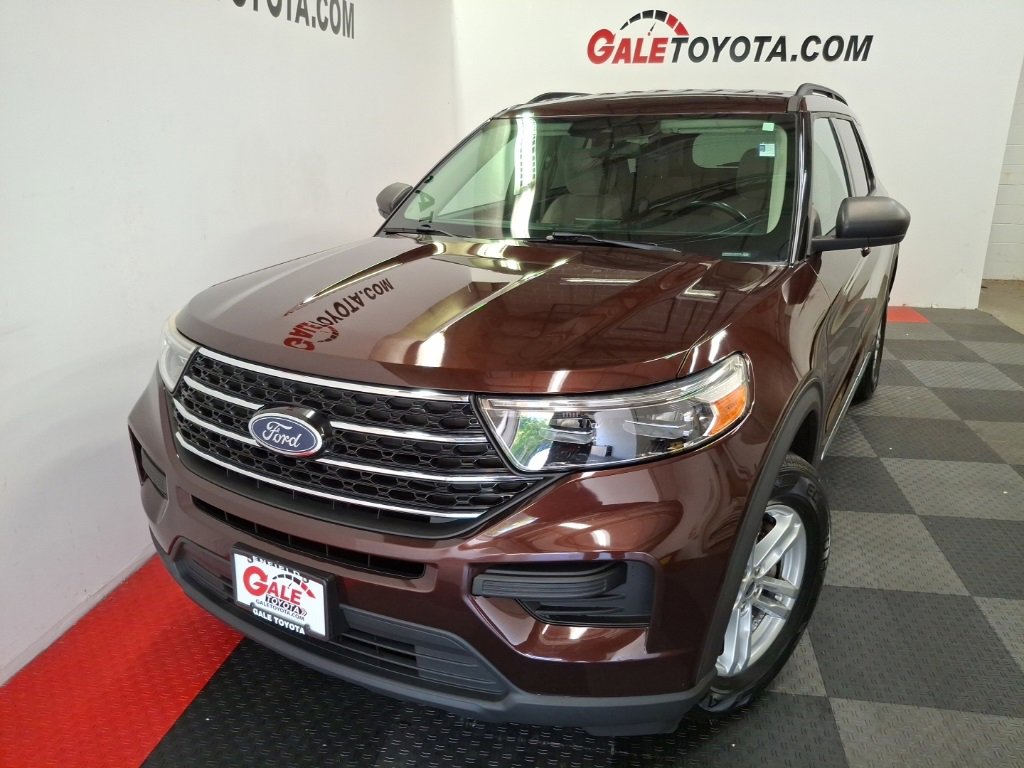 Used 2020 Ford Explorer XLT w/ Comfort Package image 2
