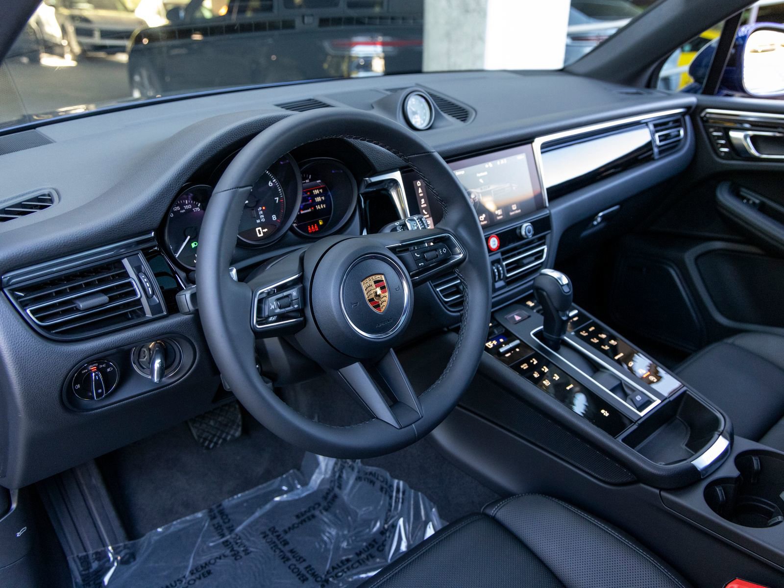 New 2026 Porsche Macan AWD/4WD image 4