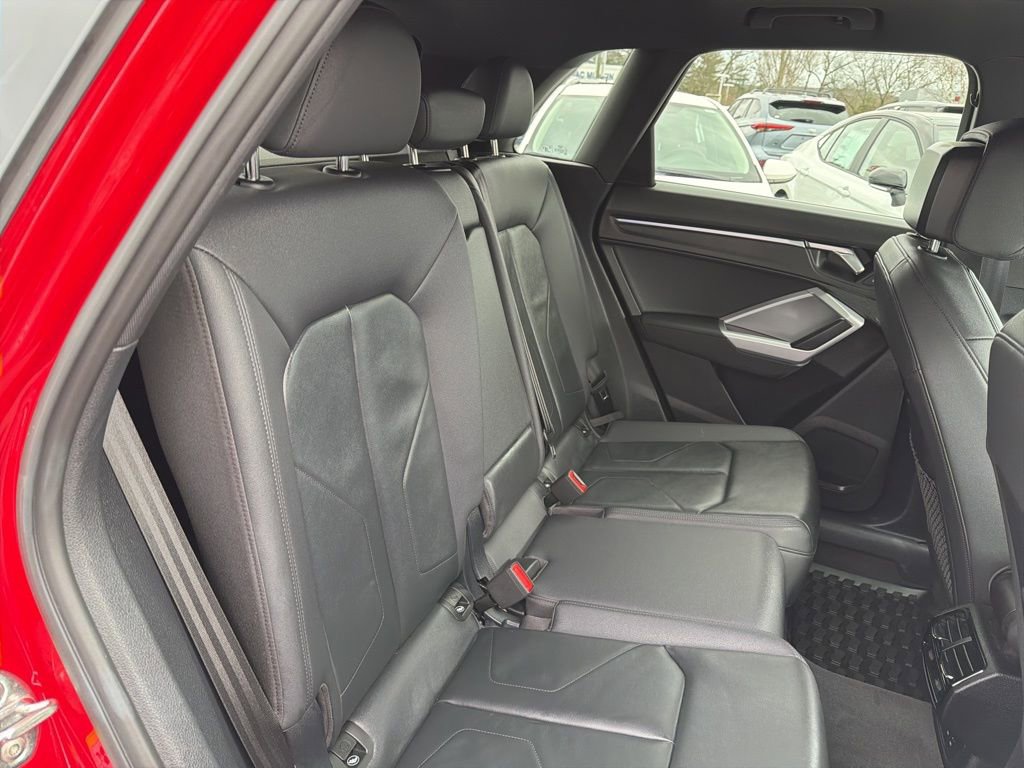 Used 2022 Audi Q3 2.0T Premium Plus image 16