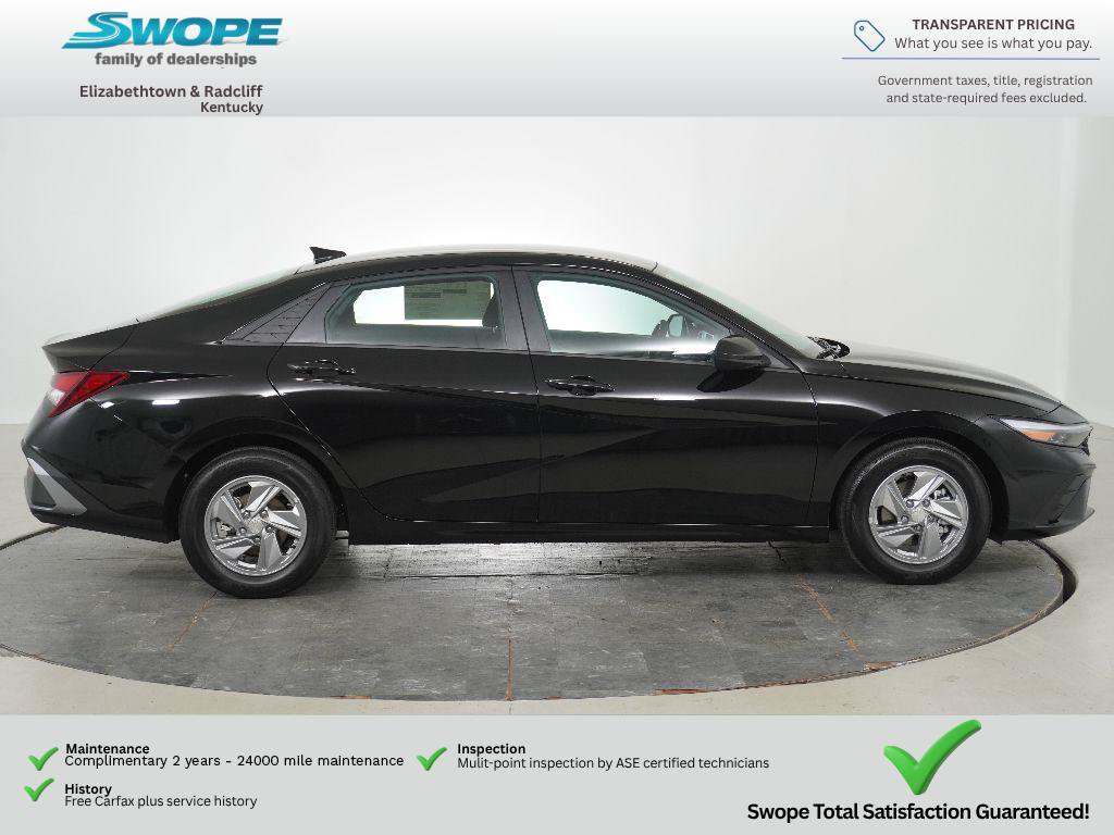 New 2026 Hyundai Elantra SE FWD image 2