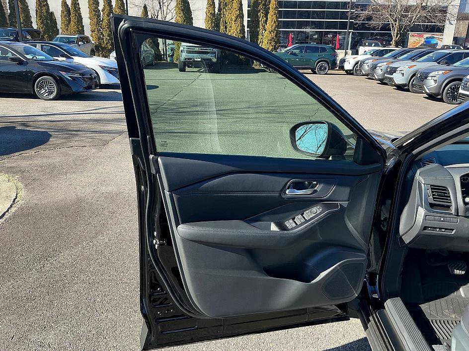 New 2026 Nissan Rogue Dark Armor image 11