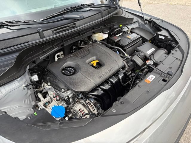 Used 2025 Kia Soul LX w/ LX Technology Package FWD image 9