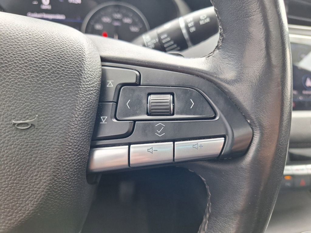 Used 2023 Cadillac XT4 Premium Luxury w/ Technology Package image 17