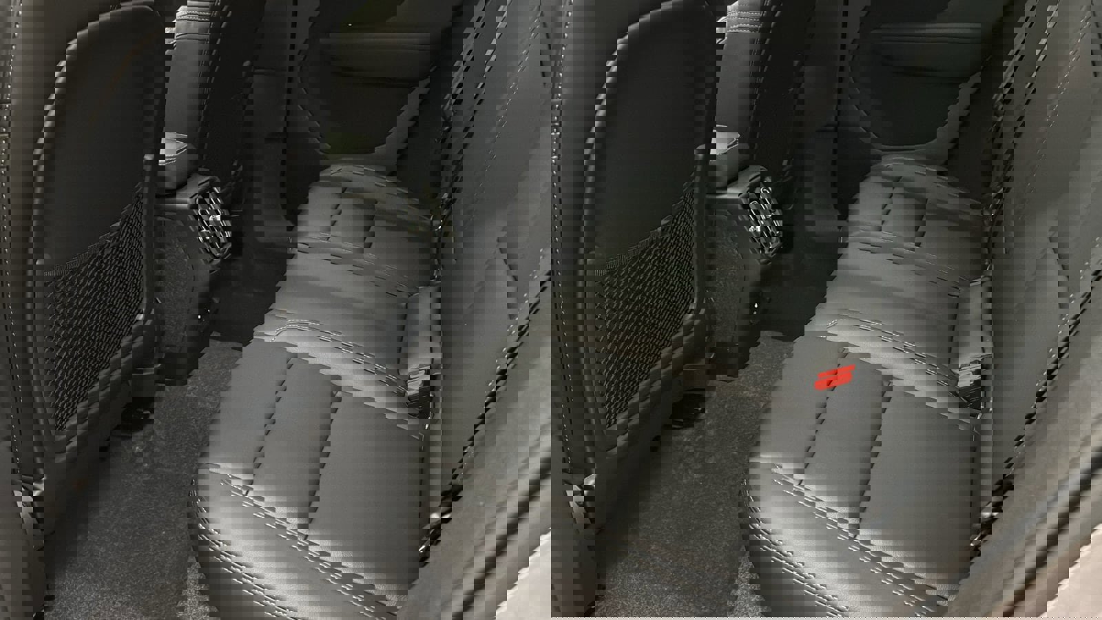 Used 2026 Volvo XC40 B5 Plus w/ Protection Package Premier AWD/4WD image 25