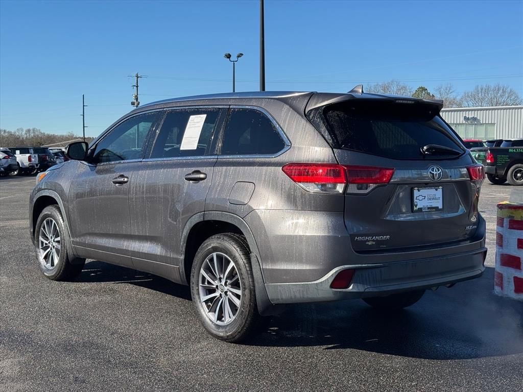 Used 2018 Toyota Highlander XLE image 5