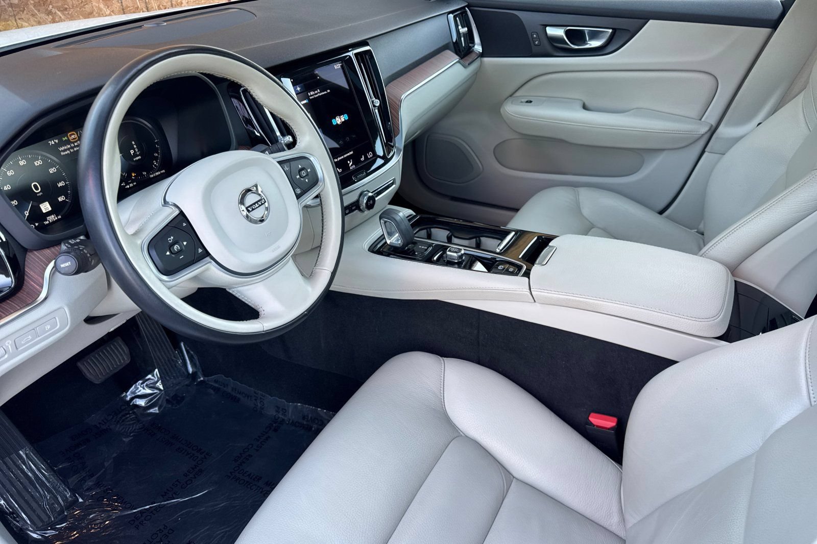 Used 2022 Volvo S60 T8 R-Design Expression w/ Premium Package AWD/4WD image 13