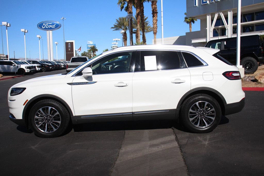 Certified 2022 Lincoln Nautilus AWD w/ Premium Package image 3