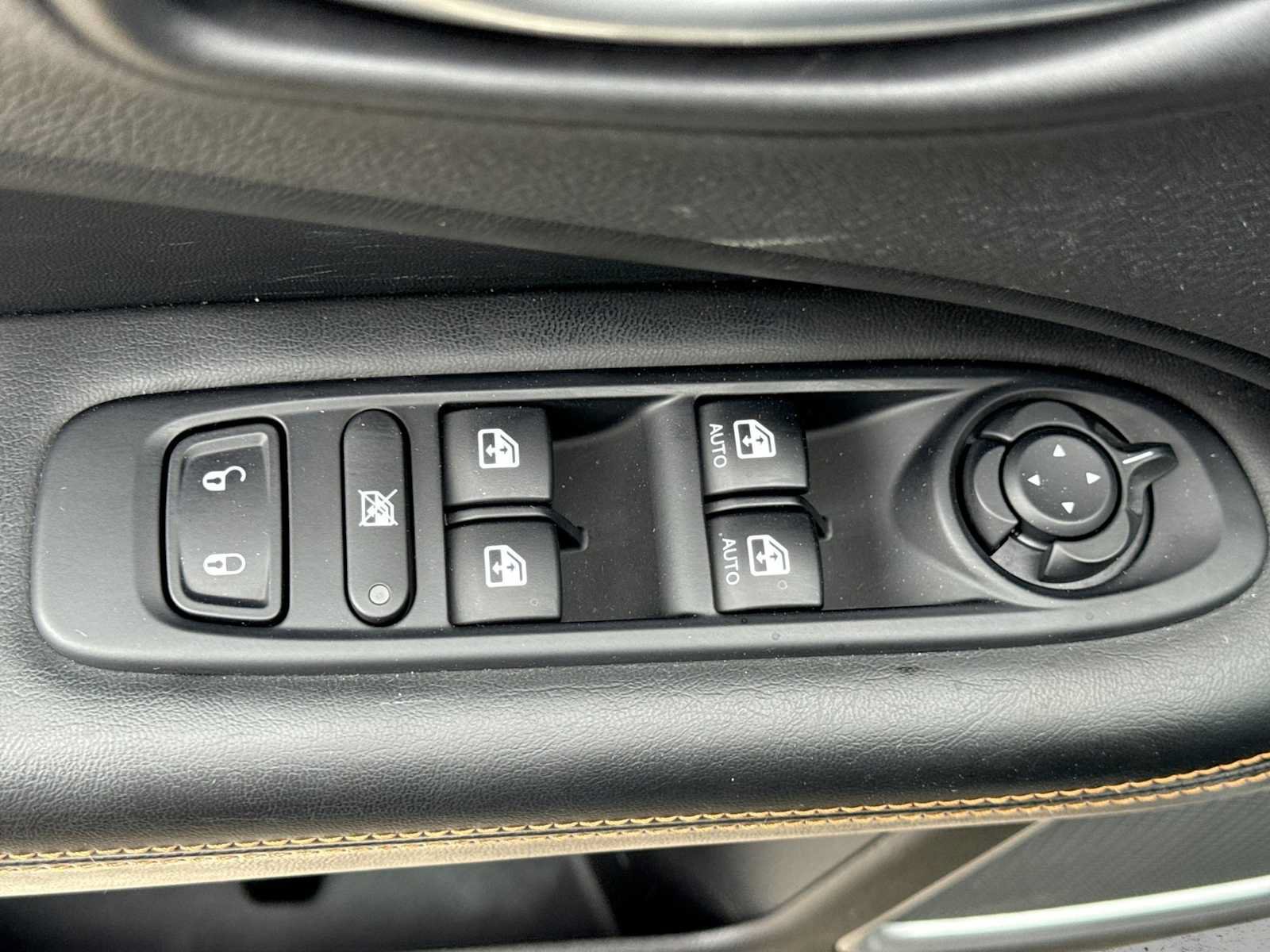 Used 2019 Jeep Compass Limited AWD/4WD image 16