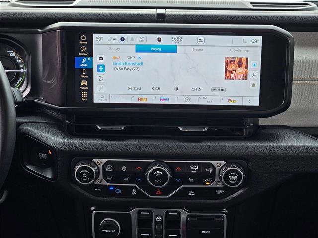 Used 2024 Jeep Wrangler Willys image 13