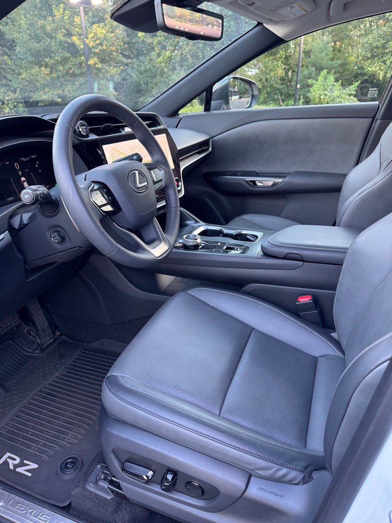 Used 2024 Lexus RZ 450e Premium w/ Technology Package AWD/4WD image 8