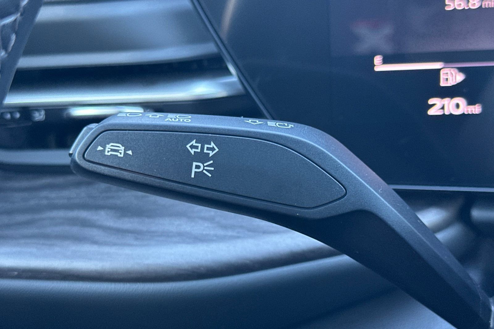 Used 2025 Audi Q5 Premium Plus w/ Premium Plus image 37