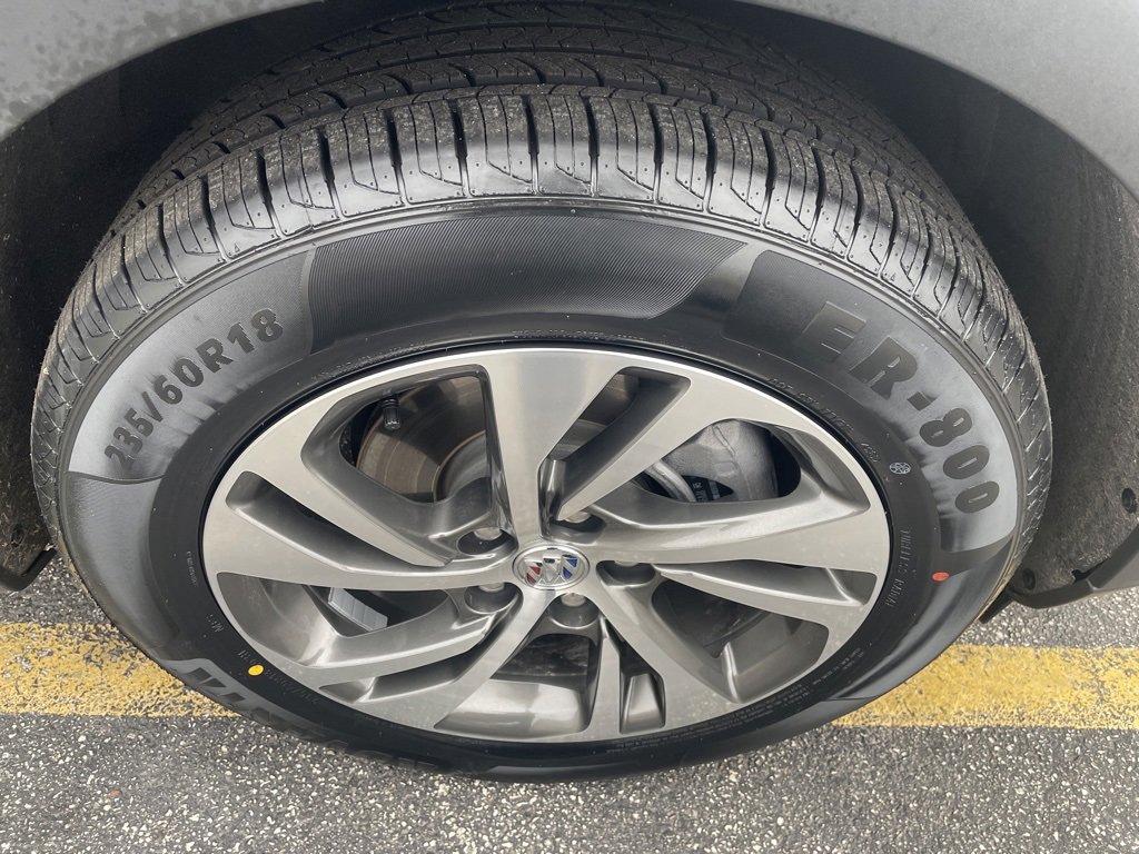 Used 2023 Buick Envision Essence image 37