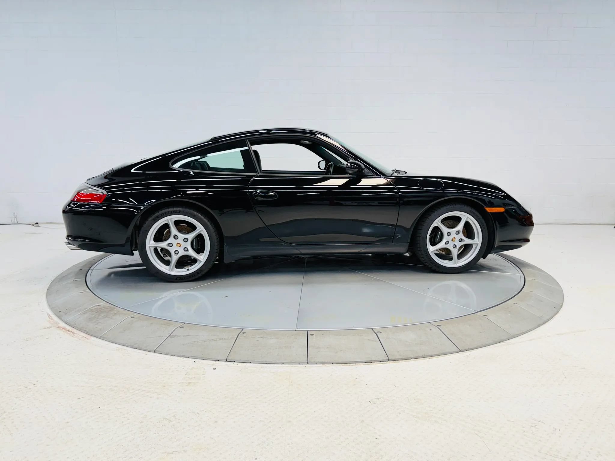Used 2003 Porsche 911 GT3 RS image 3