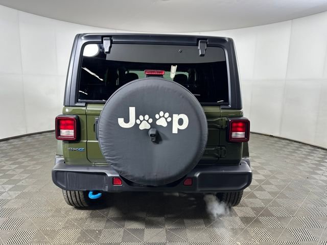 Used 2024 Jeep Wrangler Unlimited w/ Convenience Group AWD/4WD image 4