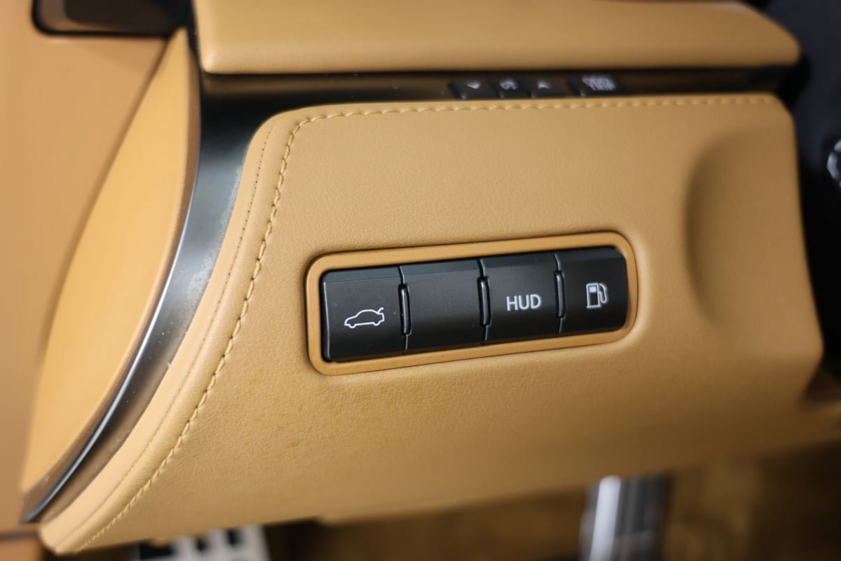 Used 2022 Lexus LC 500 Convertible w/ Touring Package RWD image 23