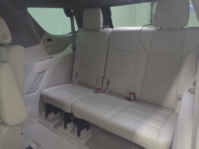 Used 2022 Cadillac Escalade Premium Luxury Platinum w/ LPO, Radiant Package image 22