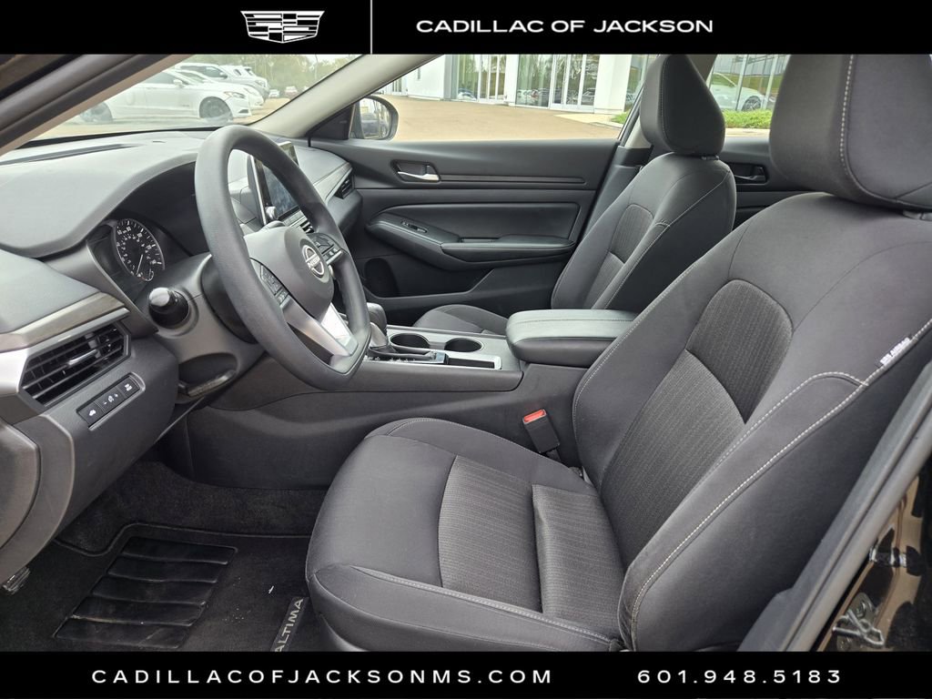 Used 2025 Nissan Altima 2.5 SV image 7