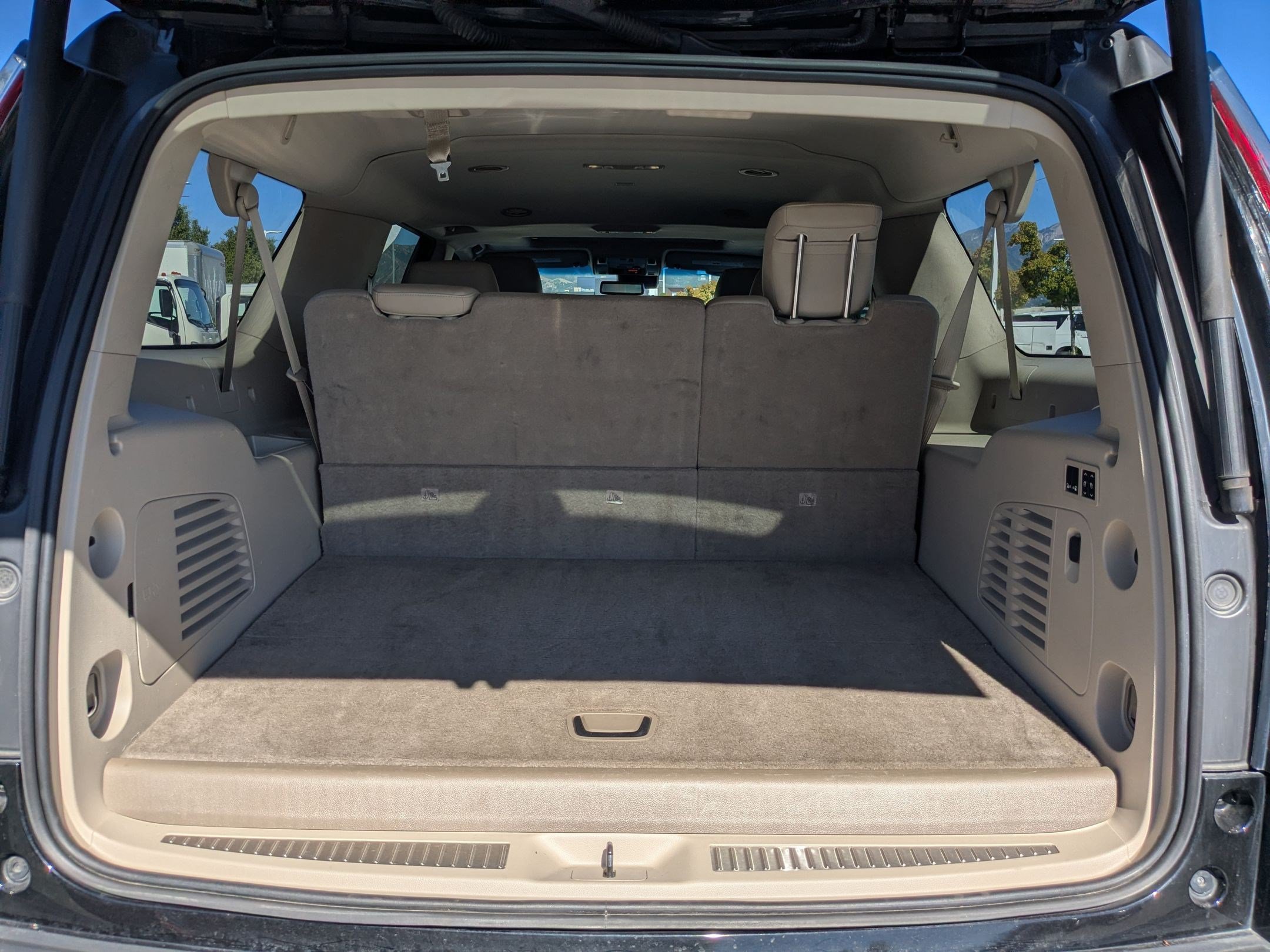 Used 2020 Cadillac Escalade ESV Luxury AWD/4WD image 34