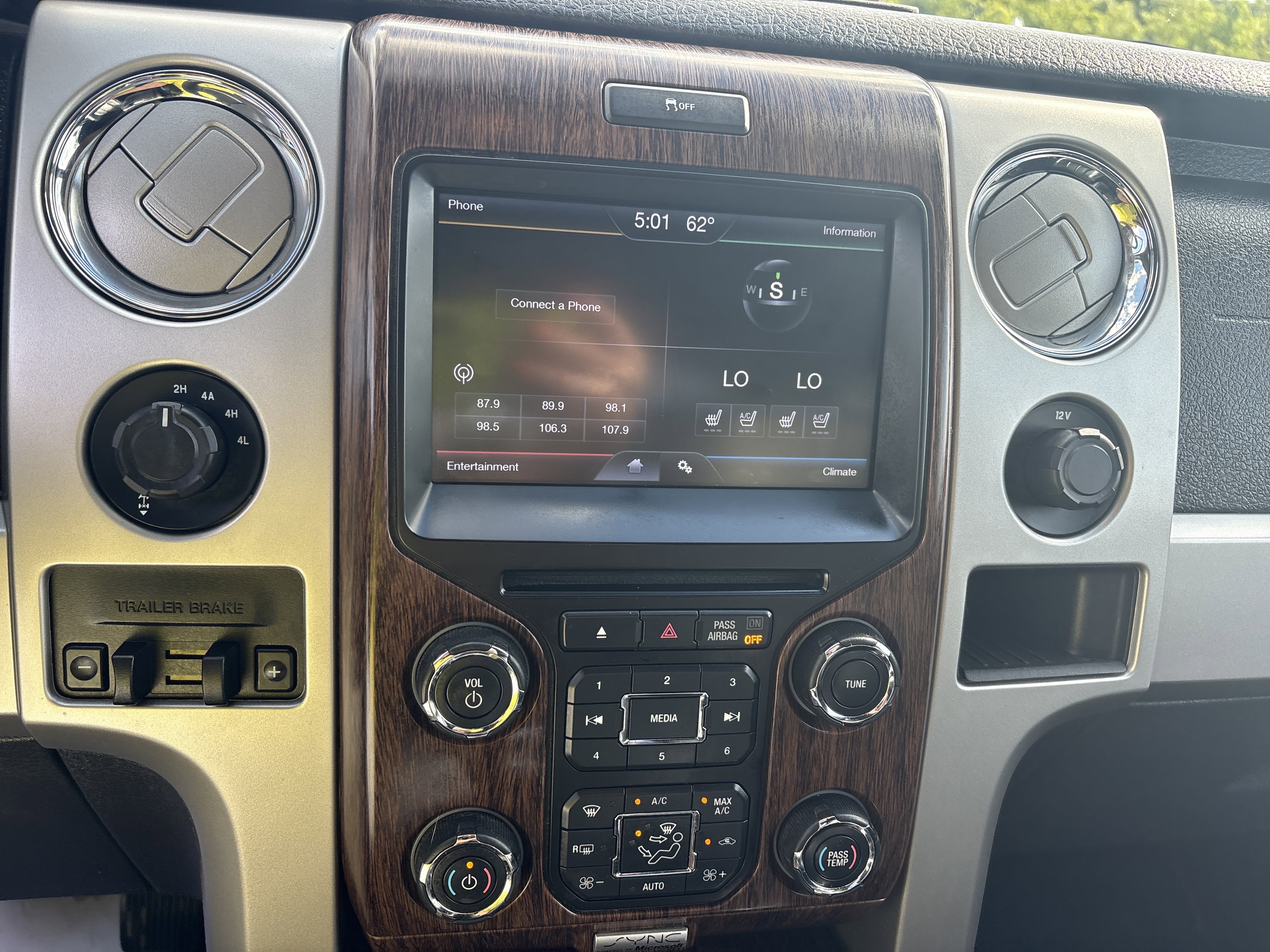 Used 2013 Ford F150 Lariat w/ Lariat Chrome Pkg AWD/4WD image 13