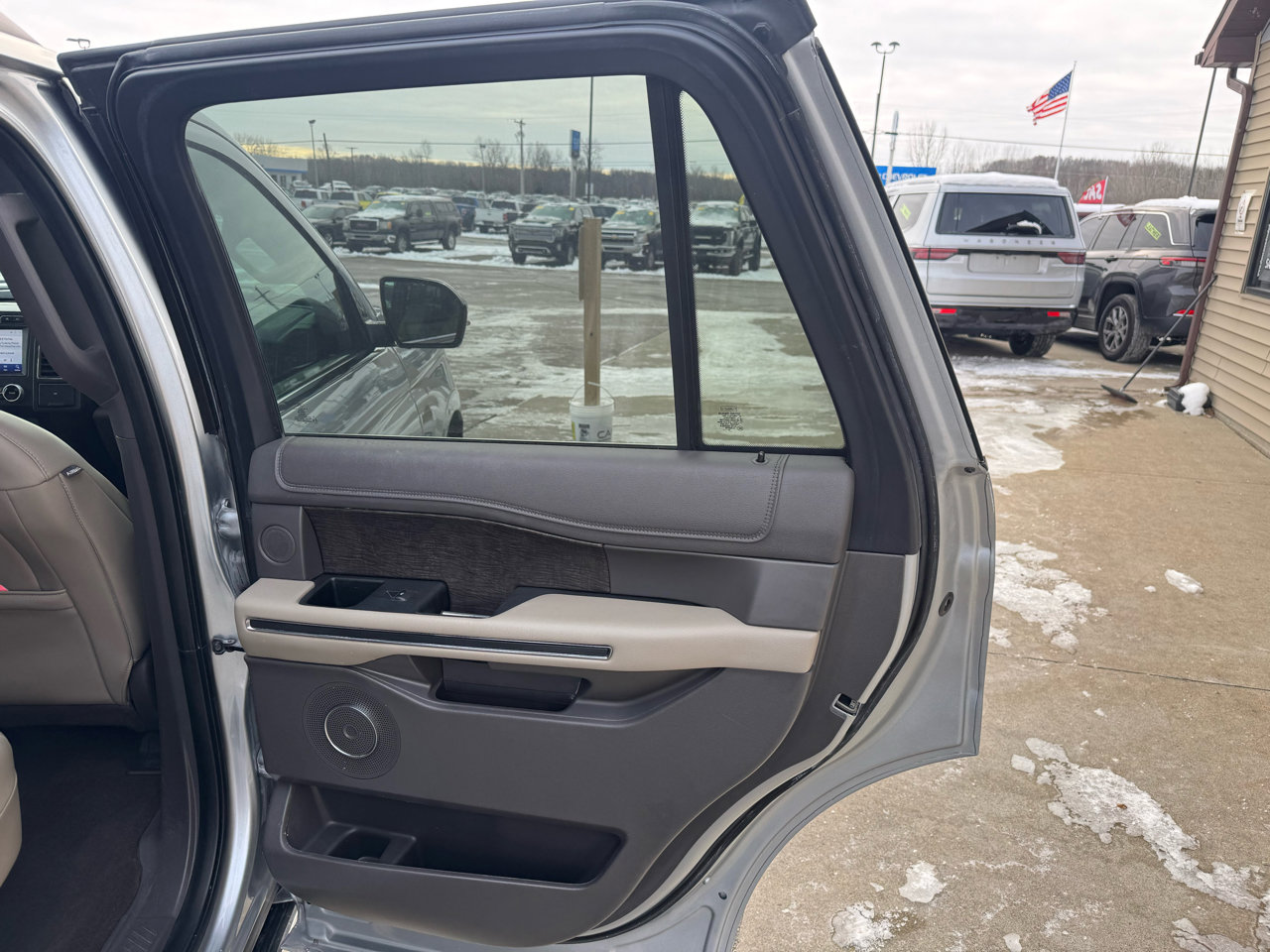 Used 2020 Ford Expedition Limited w/ Equipment Group 302A image 17