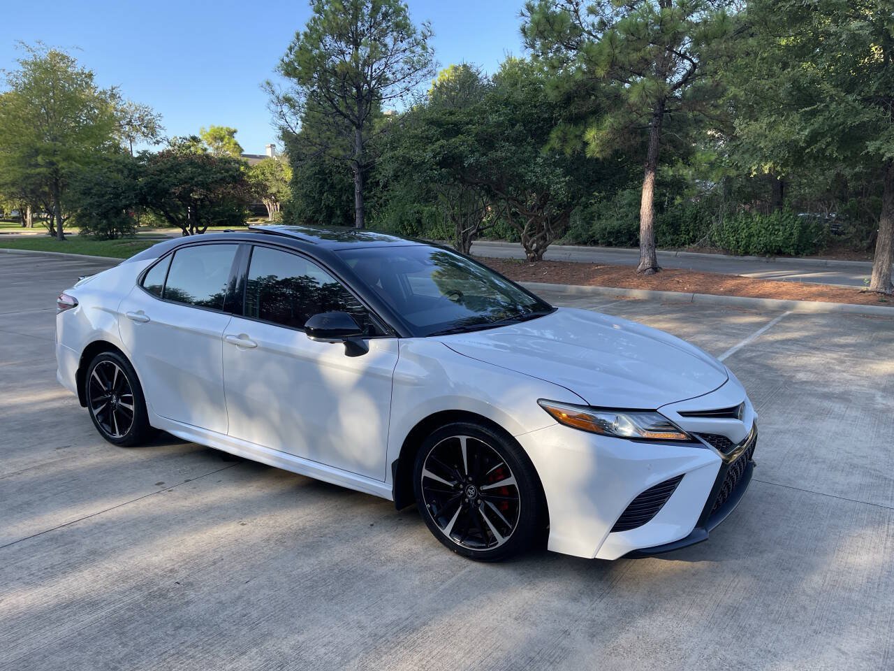 Used 2018 Toyota Camry XSE w/ Audio Package FWD image 4