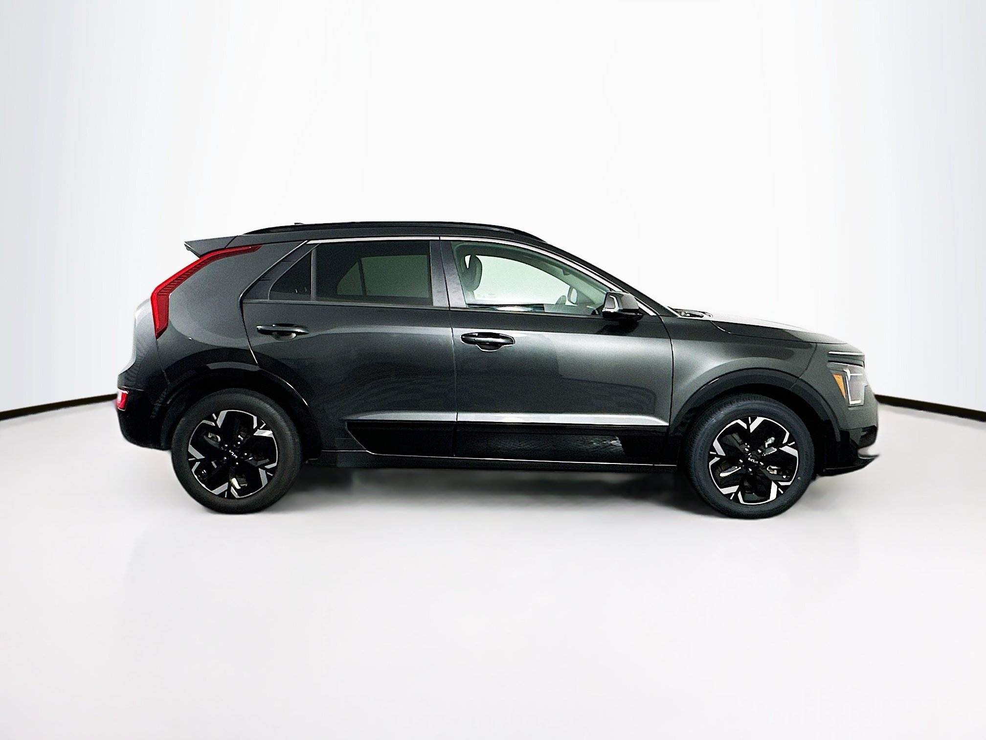 Used 2023 Kia Niro Wind w/ Wind Preserve Package FWD image 10