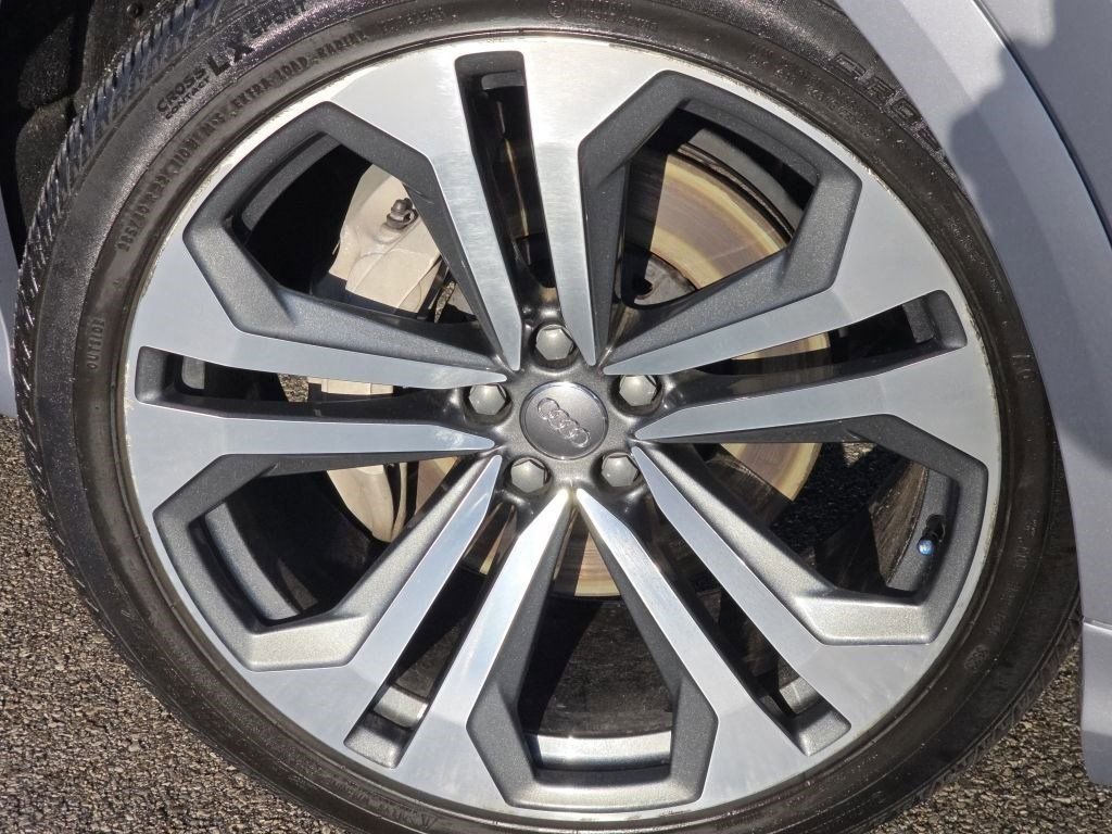 Used 2020 Audi Q8 Premium Plus w/ Premium Plus Package image 18