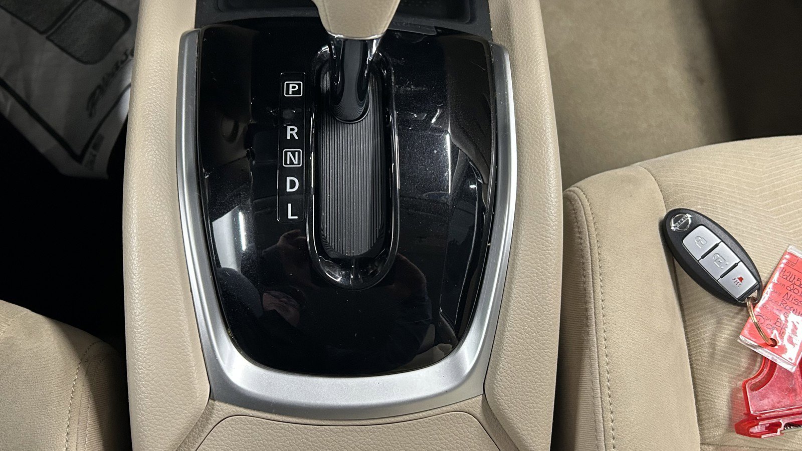 Used 2015 Nissan Rogue SV image 33