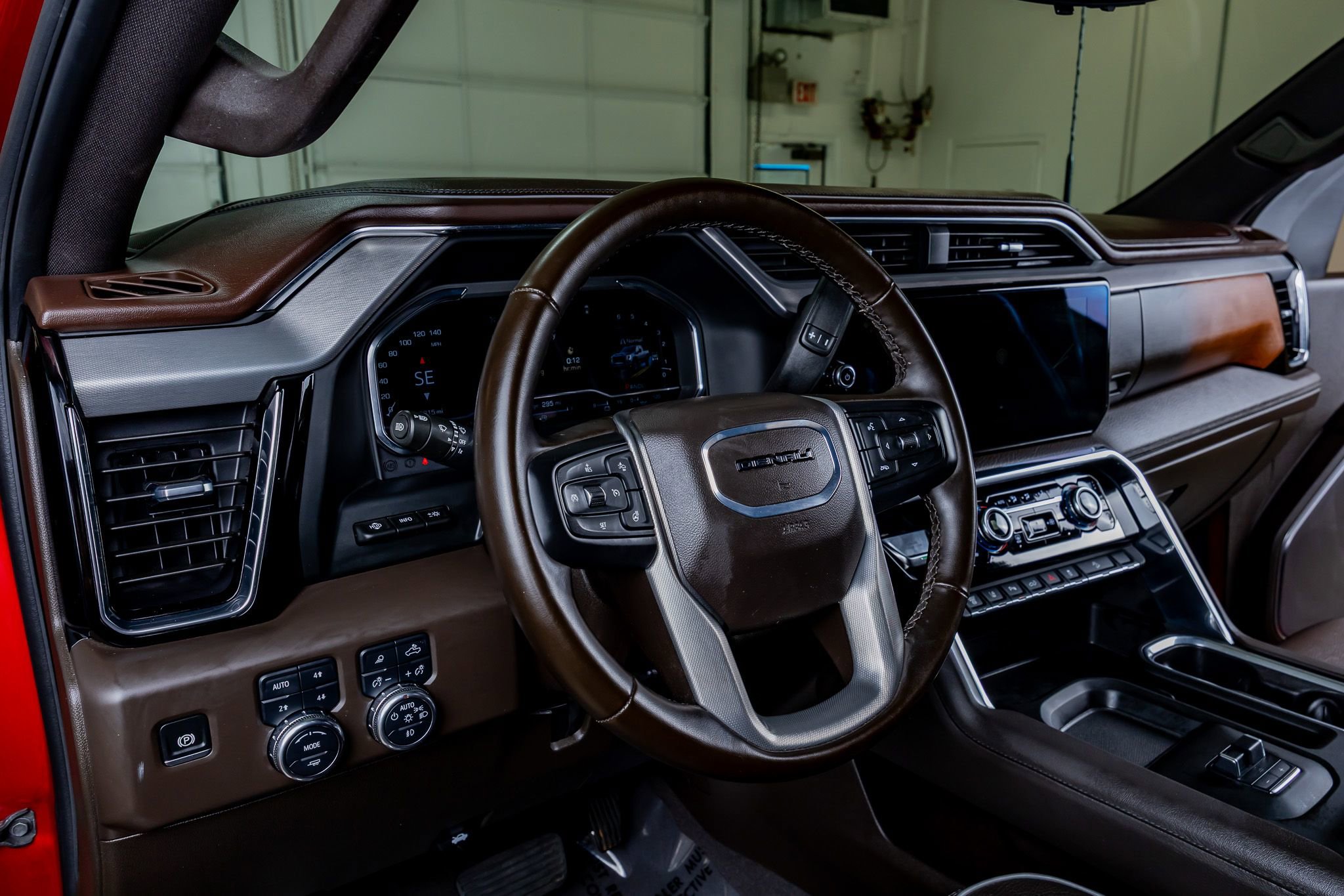 Used 2024 GMC Sierra 2500 Denali w/ Denali Reserve Package AWD/4WD image 17