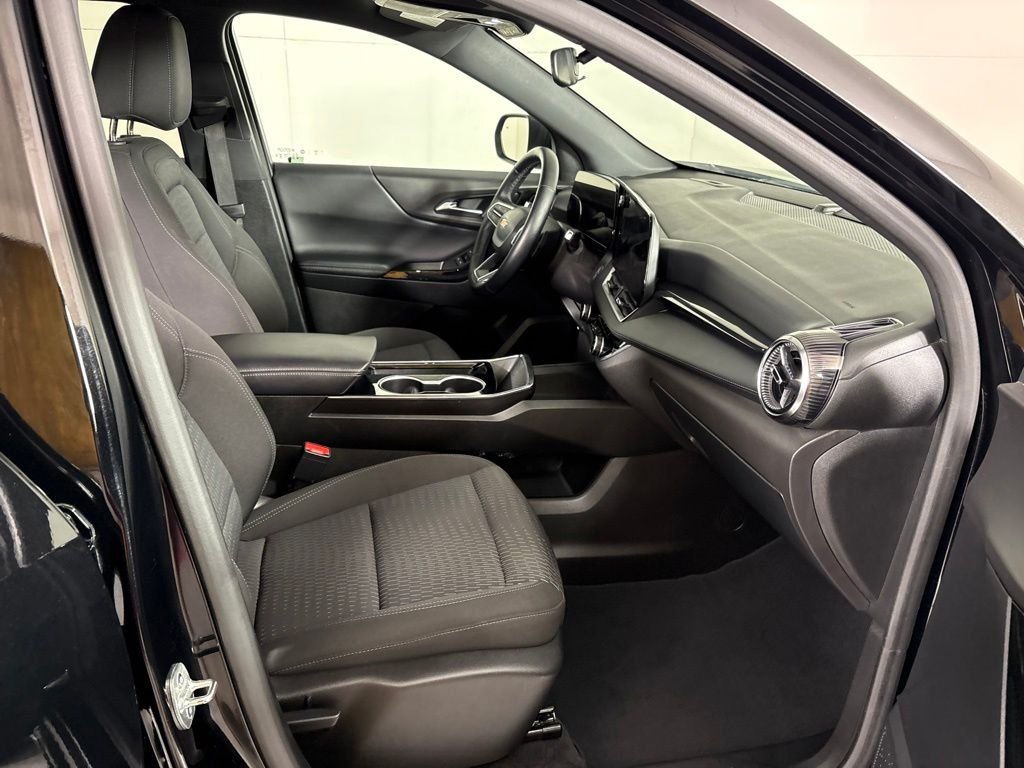 Used 2025 Chevrolet Equinox LT FWD image 15