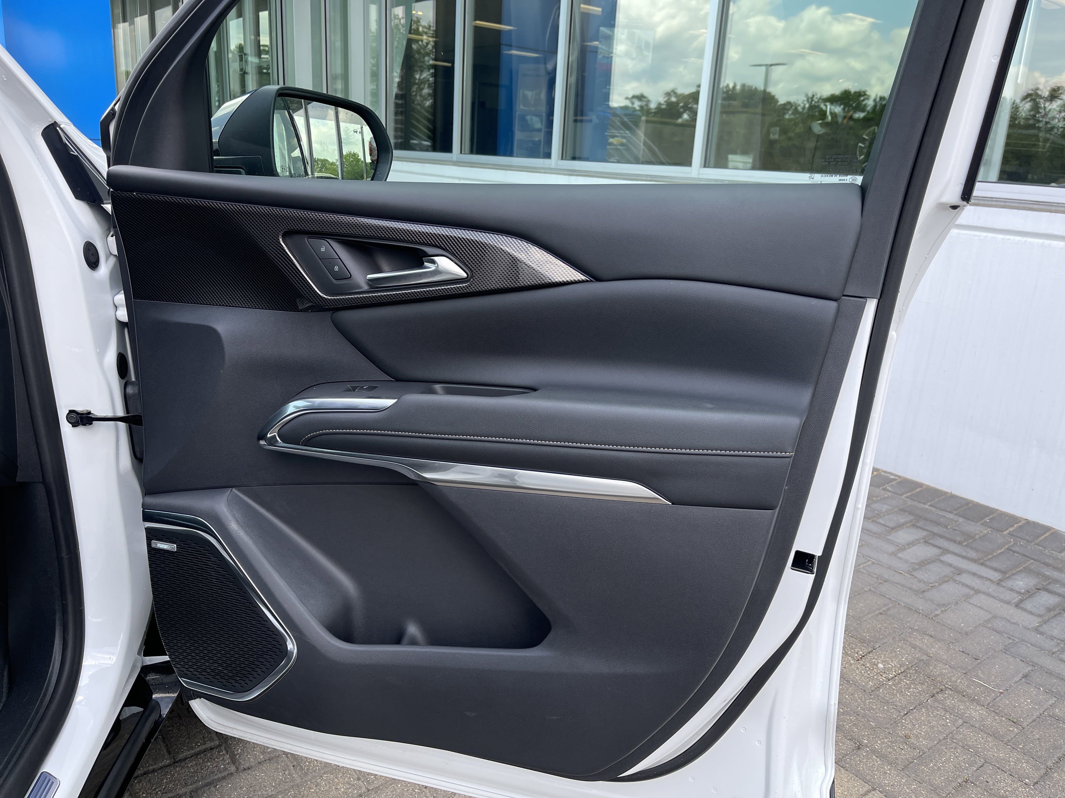 Used 2024 Chevrolet Traverse RS image 38