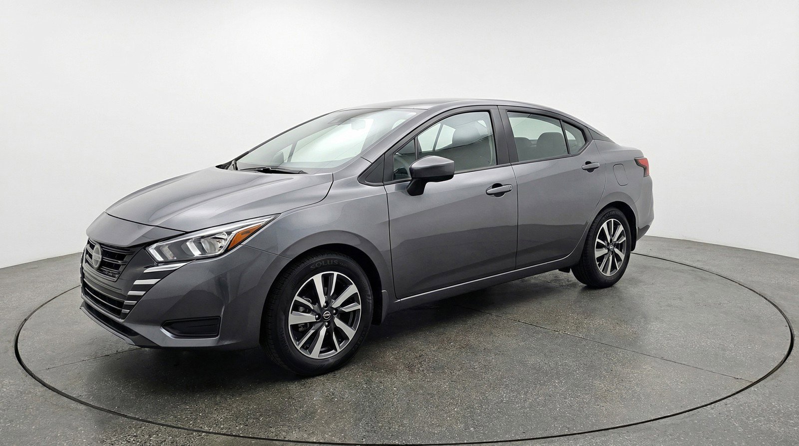 Used 2025 Nissan Versa SV image 3