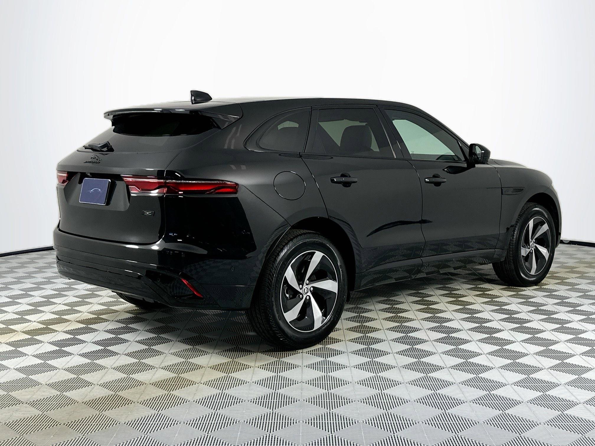 Used 2026 Jaguar F-PACE R-Dynamic S image 5