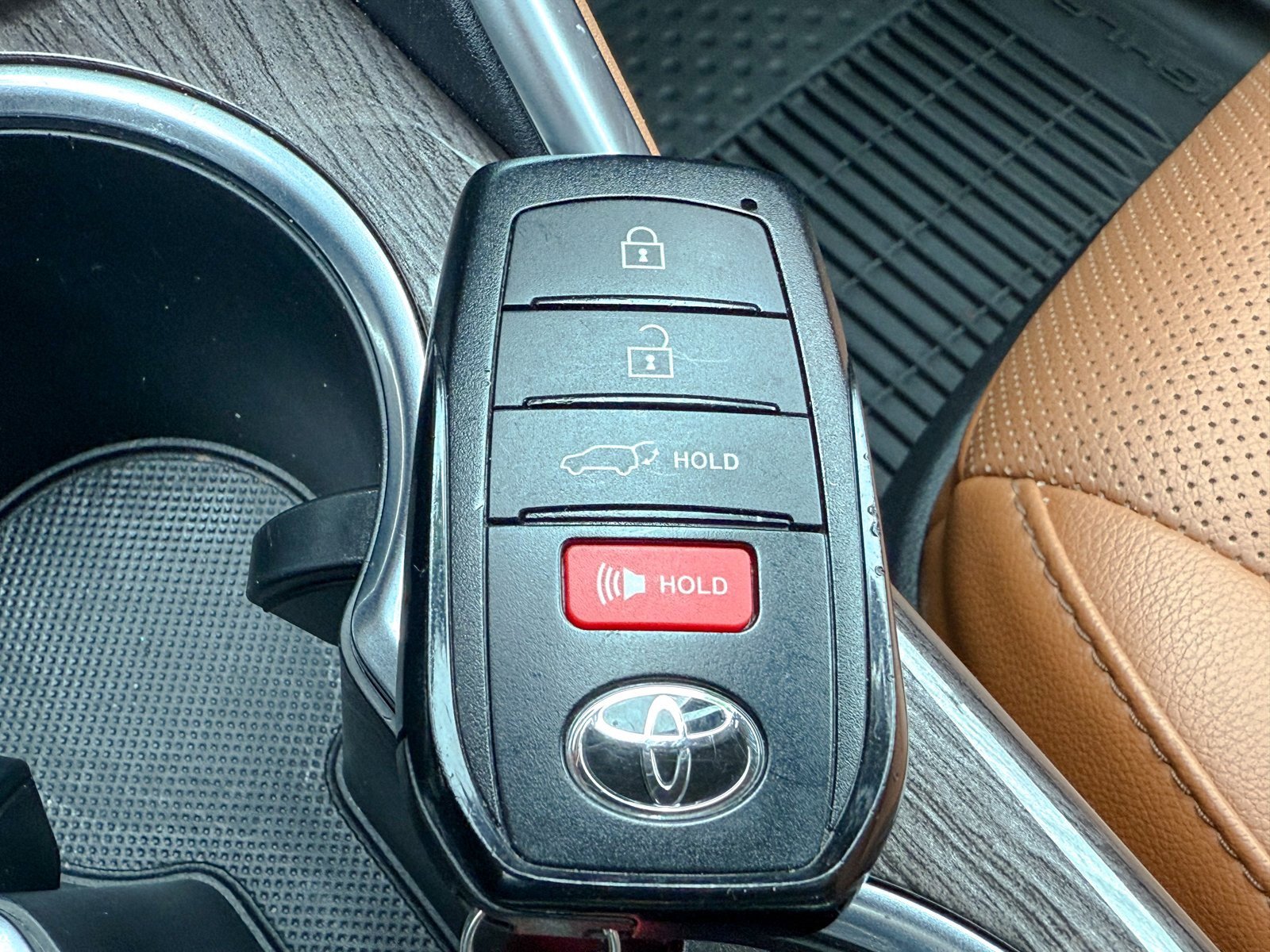 Used 2024 Toyota Highlander Platinum image 44