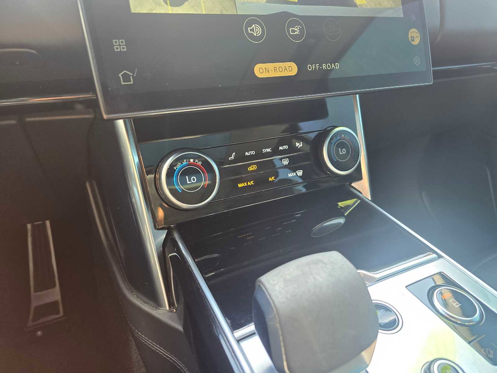 Used 2022 Land Rover Range Rover SE image 31